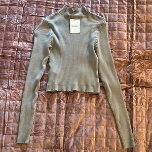 Grey ribbed cropped sweater nwt